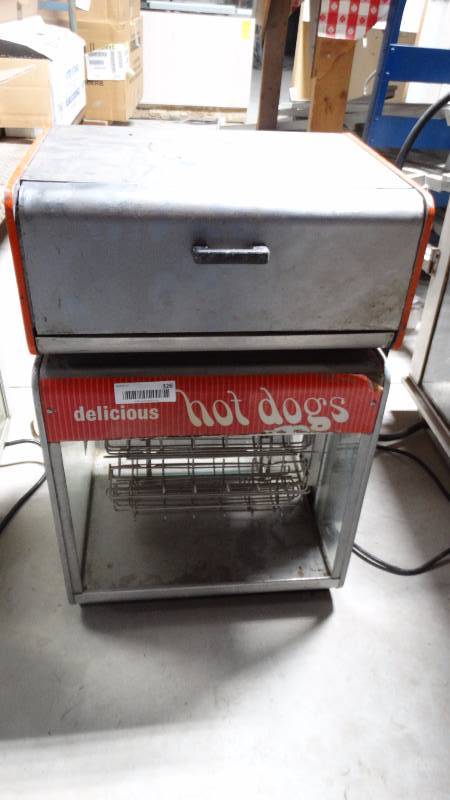 lot 326 image: Star rotisserie style hot dog cooker w bun warmer