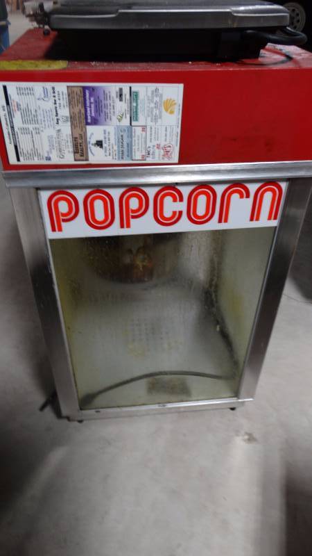 lot 328 image: Commercial counter top popcorn popper