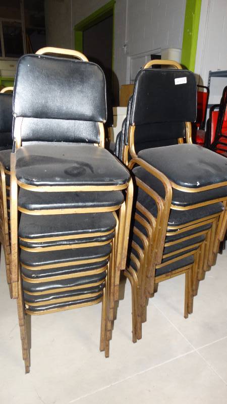 lot 333 image: 34 black metal frame padded stack chairs