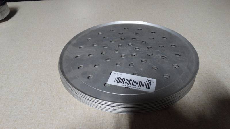 lot 350 image: 8 pizza pans- 9-12