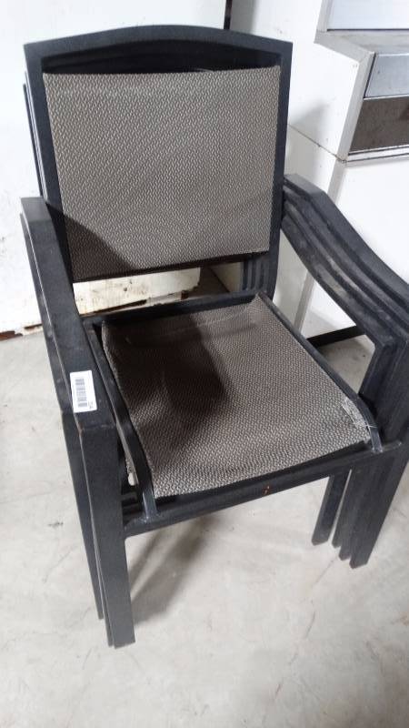 lot 354 image: 4 patio chairs