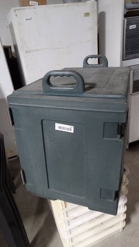 lot 357 image: Carlisle catering portable food box
