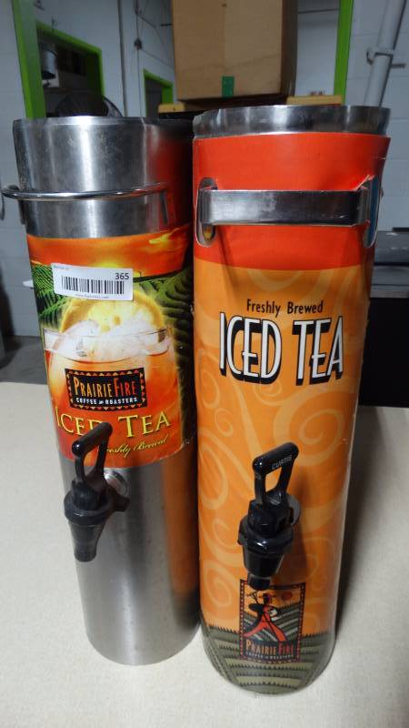 lot 365 image: 2 tea dispensers
