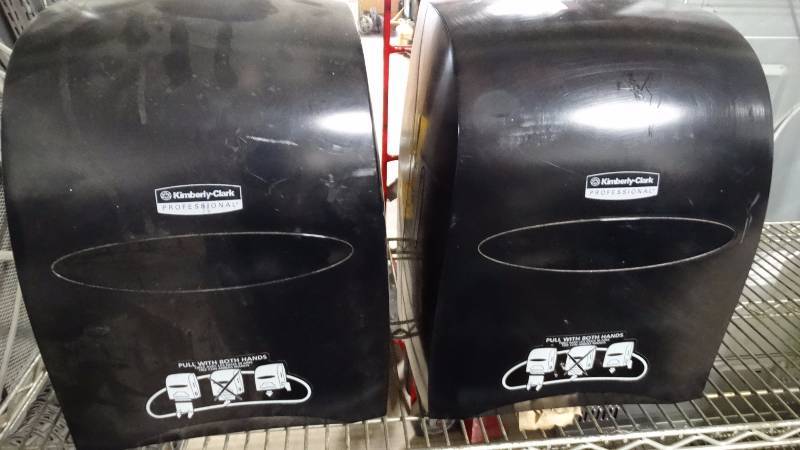 lot 300 image: 2 paper towel dispensers