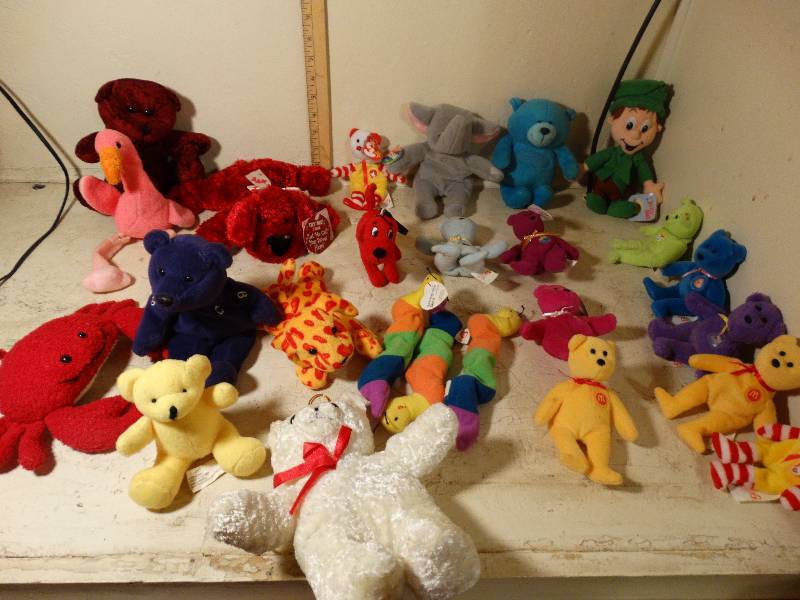 lot 119 image: Lot of assorted Beanie Babies.
