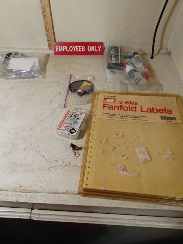 lot 128 image: Flat Of Office supplies.