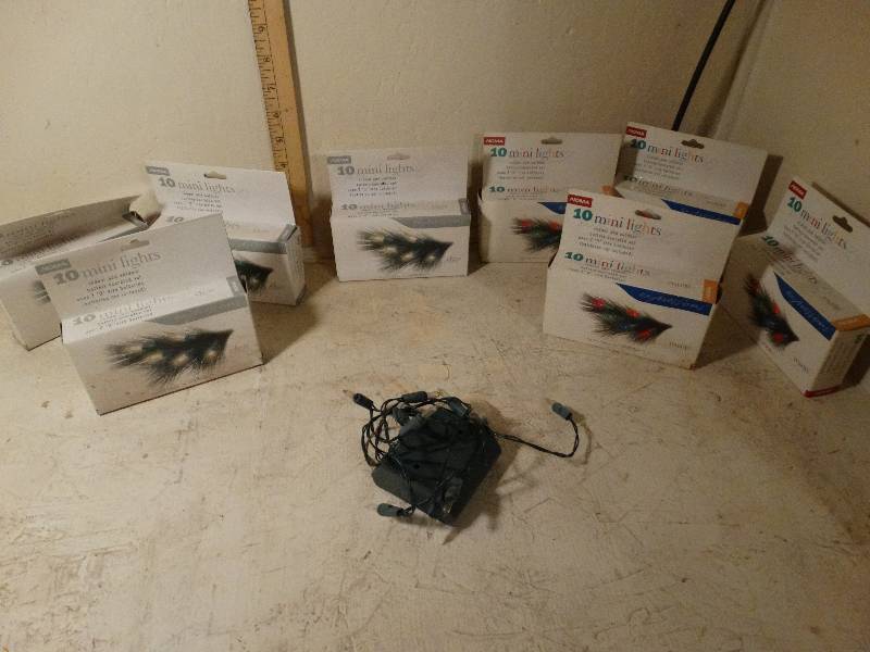 lot 155 image: 8- Boxes of battery operated christmas lights.