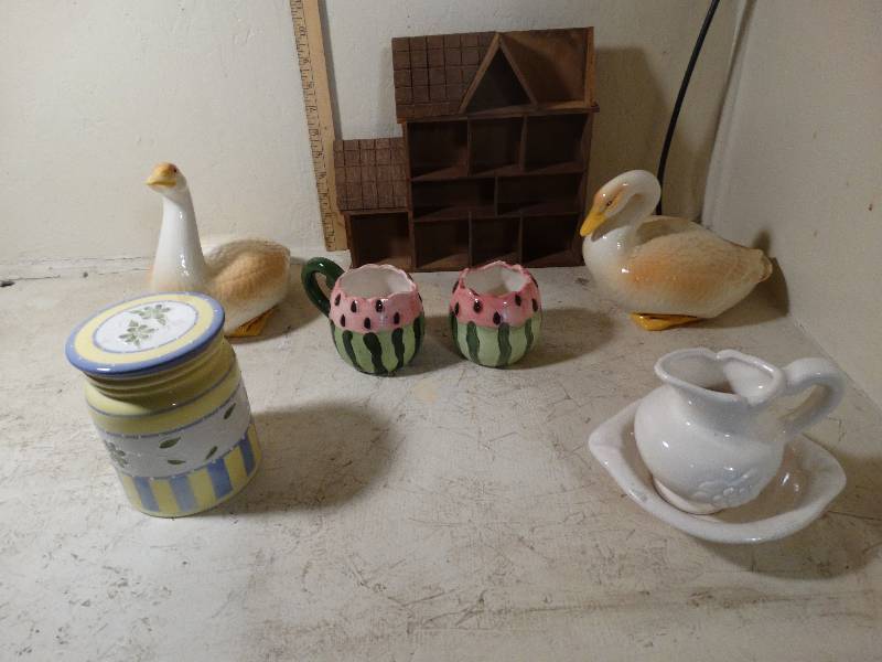 lot 174 image: Shadow box house, watermelon sugarcreamer, ceramic geese.