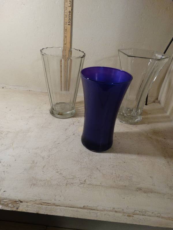 lot 175 image: 3 heavy glass vases.