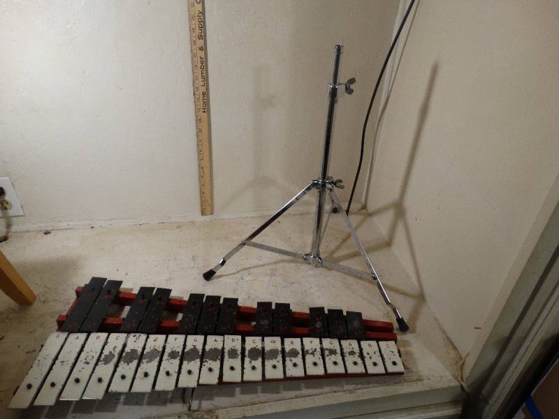 lot 187 image: xylophone with stand, case and mallets.
