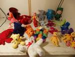 Lot of assorted Beanie Babies.