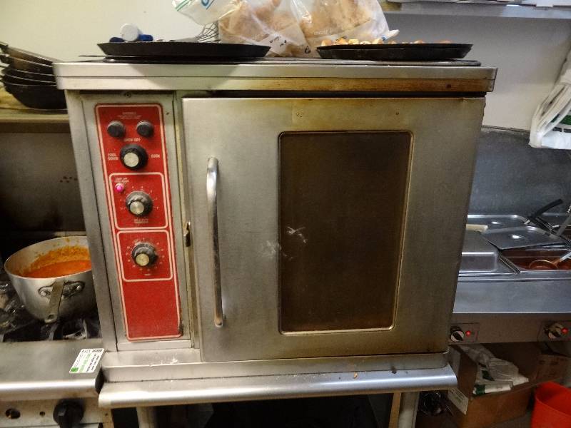 lot 5211 image: Blodgett Premium Series Single Deck Half Size Electric Convection Oven with Right-Hinged Door