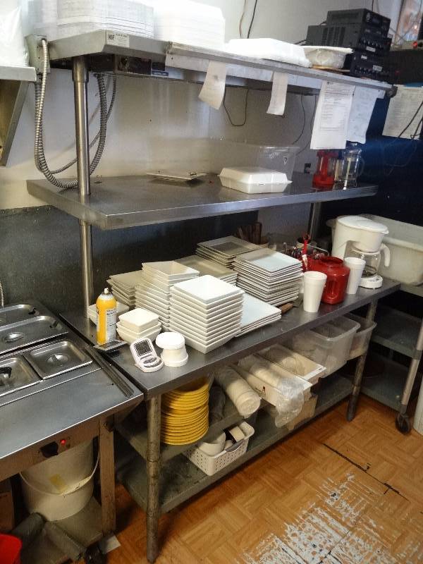 lot 5213 image: Fully Stainless Top Work Table And Warming Station