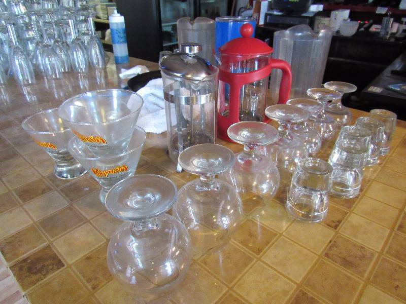 lot 4944 image: Lot Of Bar Glassware