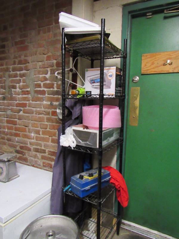 lot 4962 image: 12 X 10 Wire Metro Style Shelf