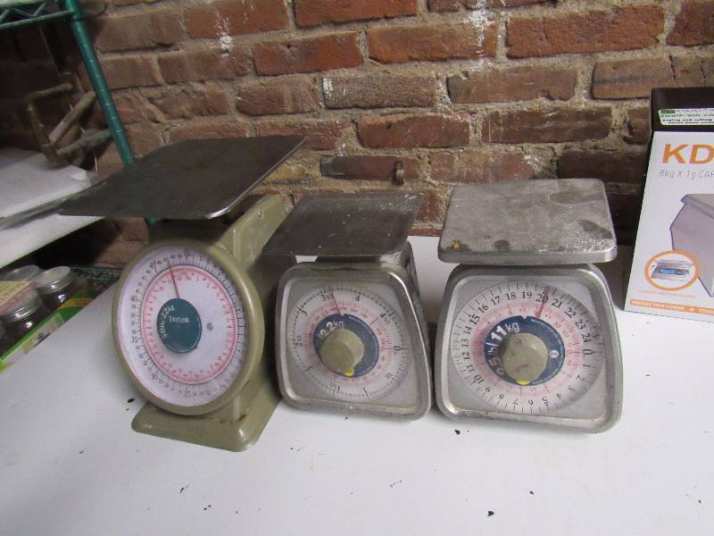 lot 4964 image: Lot Of (3) Taylor Manual Scales