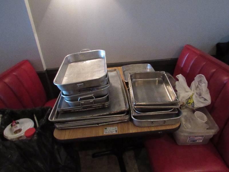 lot 4985 image: Lot Of Mixed Pans