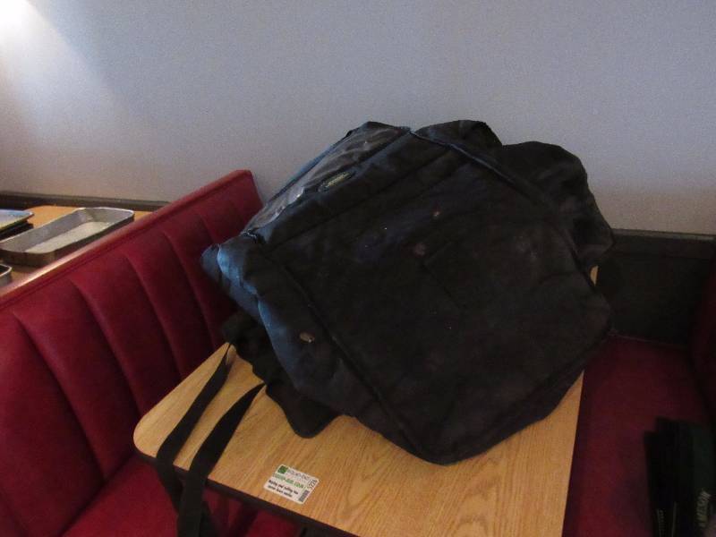 lot 4986 image: Lot Of Pizza Jacket Delivery Bags