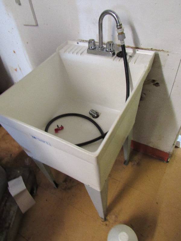 lot 5087 image: Utilatub MopWash Sink