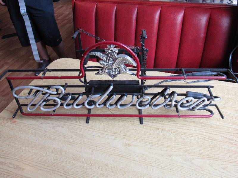 lot 5093 image: Budweiser Neon Bar Sign