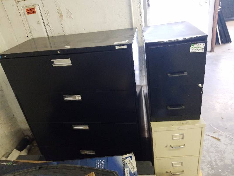 lot 3248 image: Lot (3) filing cabinets