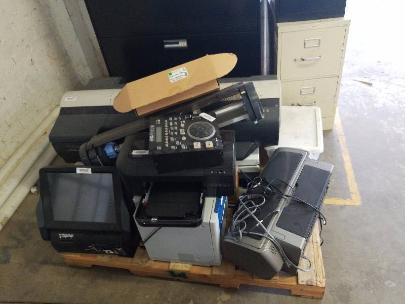 lot 3249 image: pallet lot of electronics