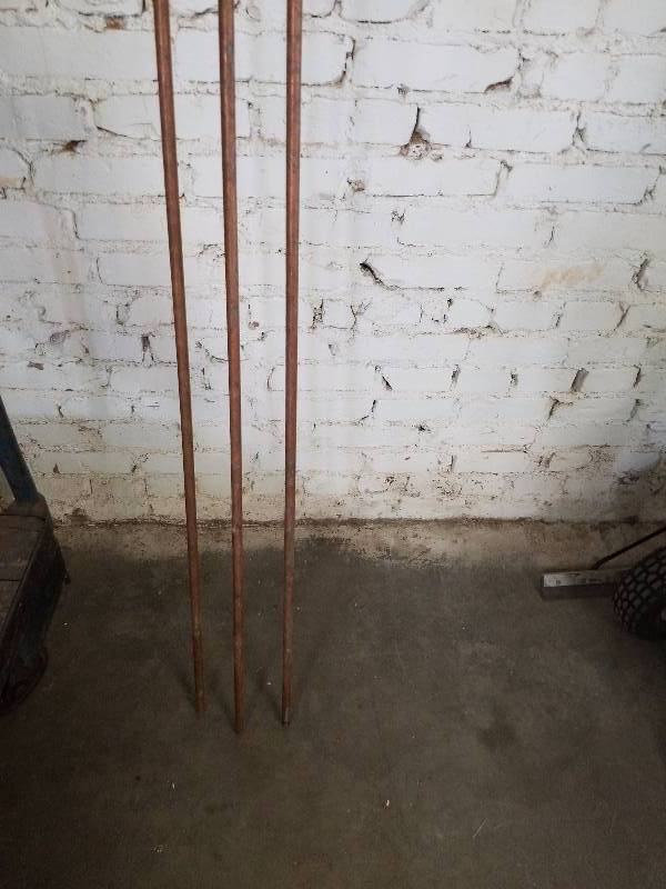 lot 3263 image: Lot (3) 8 FOOT tall copper grounding rods