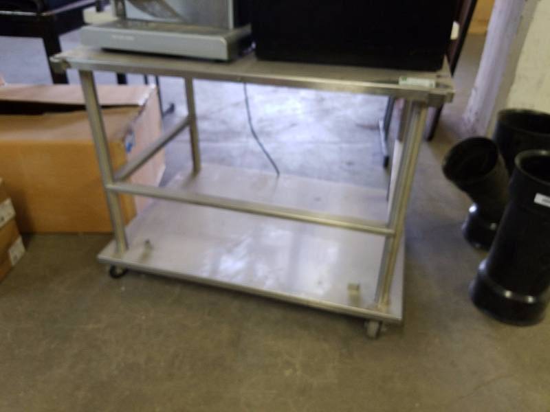 lot 3269 image: Heavy duty all stainless table