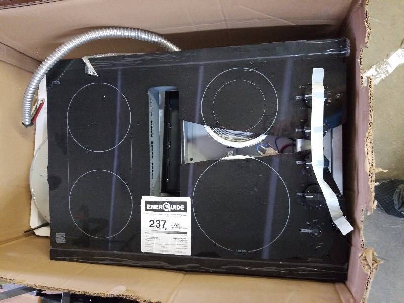 lot 3272 image: Kenmore drop in cooktop