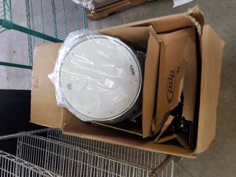 lot 3274 image: 2 drums and stand