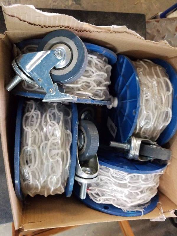lot 3279 image: Box of chain and wheels