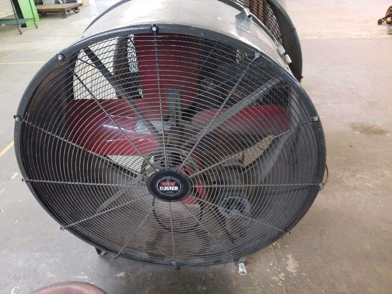 lot 3285 image: Heat buster floor fan