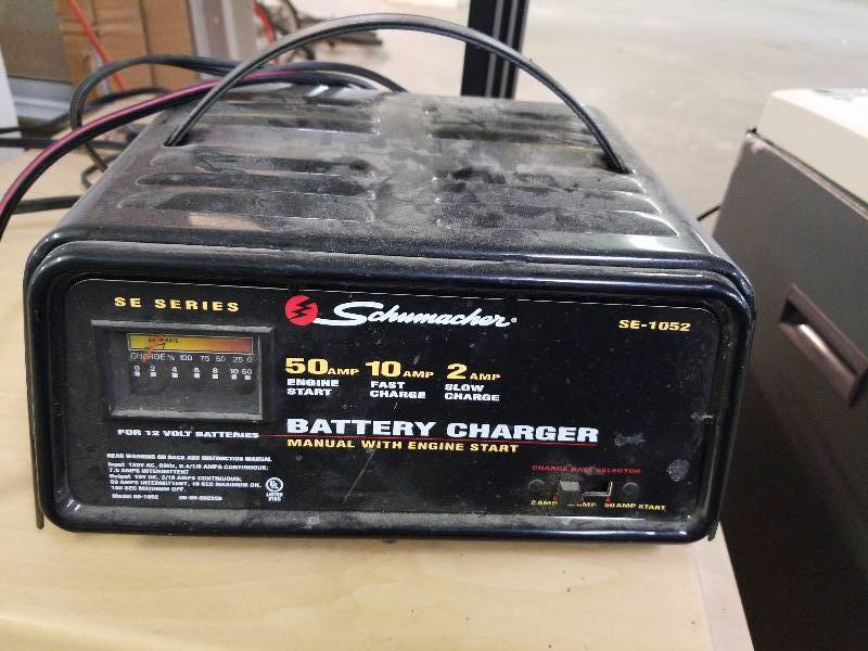 lot 3288 image: Schumacher battery charger