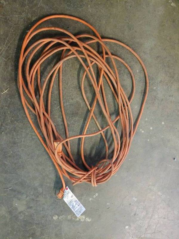 lot 3289 image: 25 foot extension cord