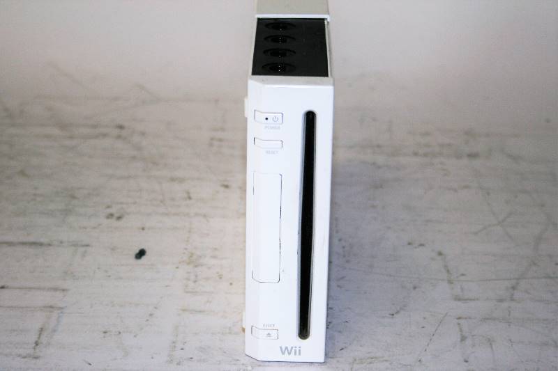 lot 567 image: Wii SYSTEM