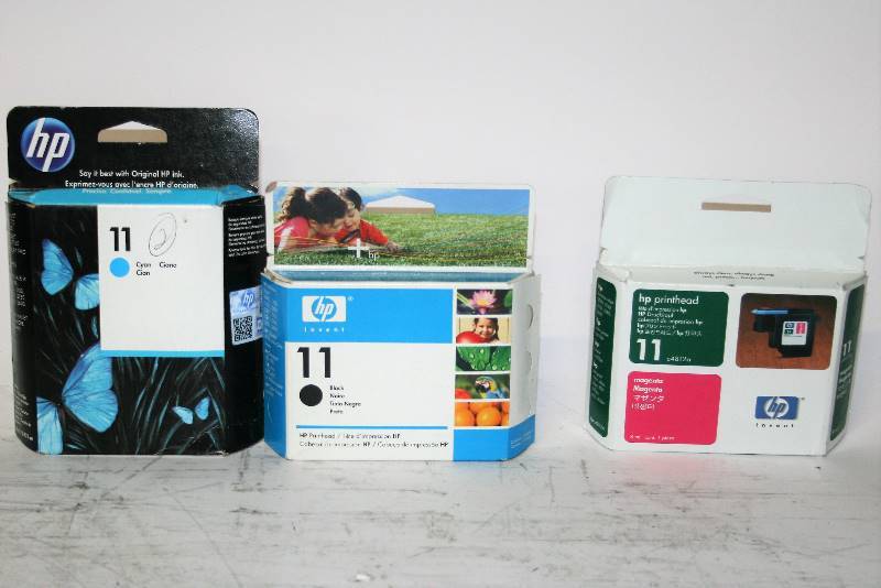 lot 590 image: HP INK CARTRIDGE