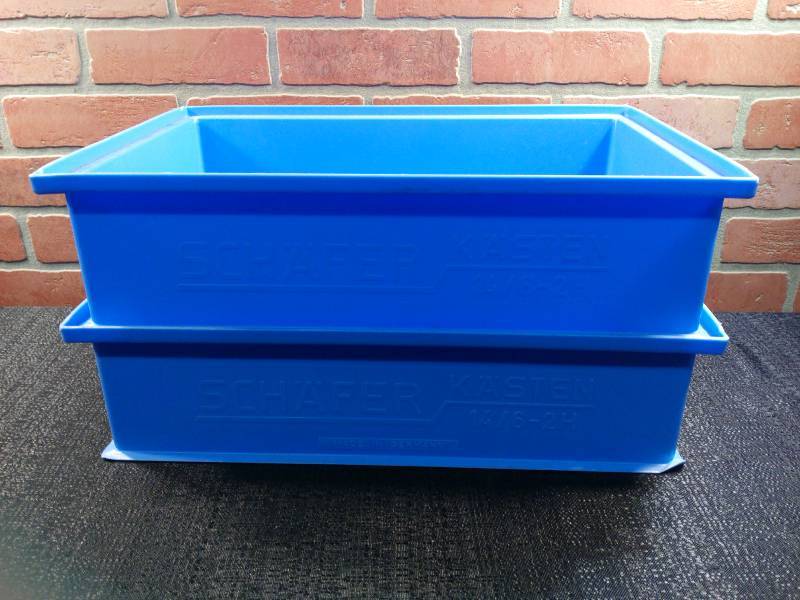 lot 30 image: Schafer Kasten Heavy Duty Plastic Blue Stacking Bins