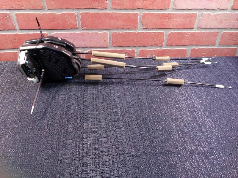 lot 71 image: Latch 8 Auto Door Assembly Latch Left & Right