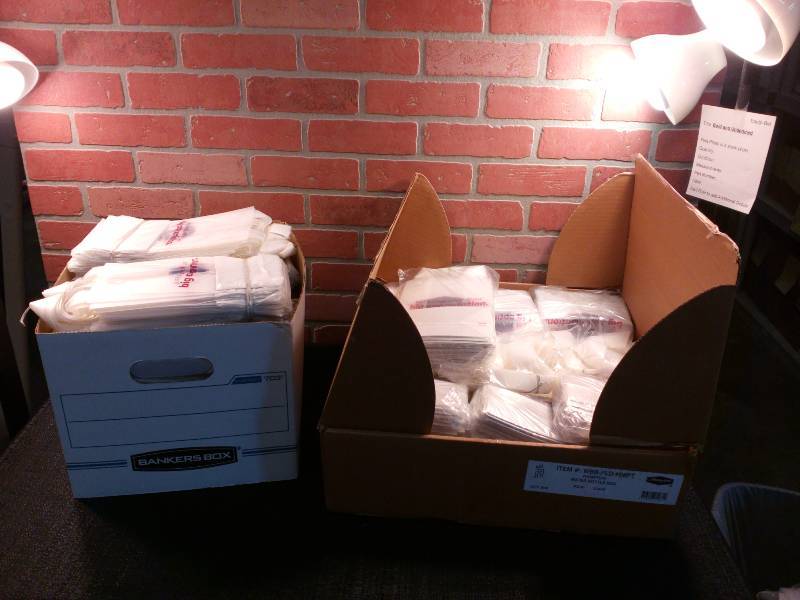 lot 112 image: Hampton Water Bottle Bags