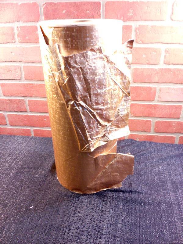 lot 128 image: Gold Wrapping Paper