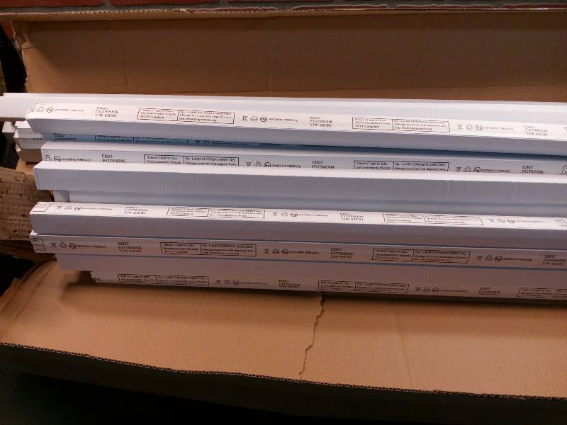 lot 143 image: Florescent Eiko Light Bulbs 32w 85CRI BI