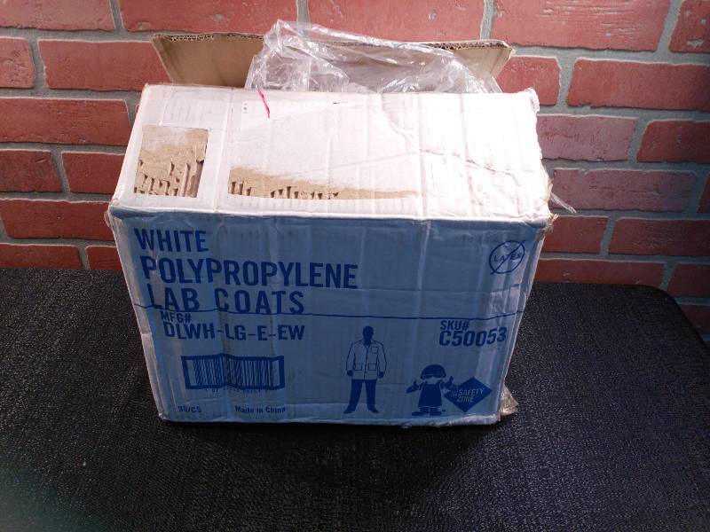 lot 150 image: Safety Zone Polypropylene Lab Coats