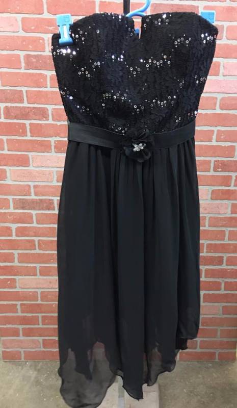 lot 154 image: BCX Formal Evening Gown Party Dress