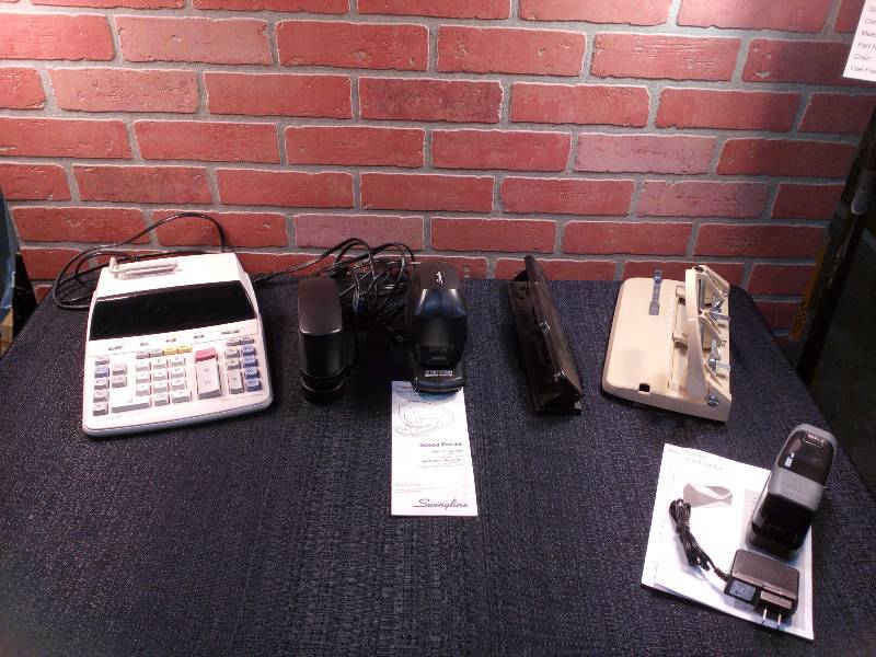 lot 176 image: Assorted Office Supply Tool Lot