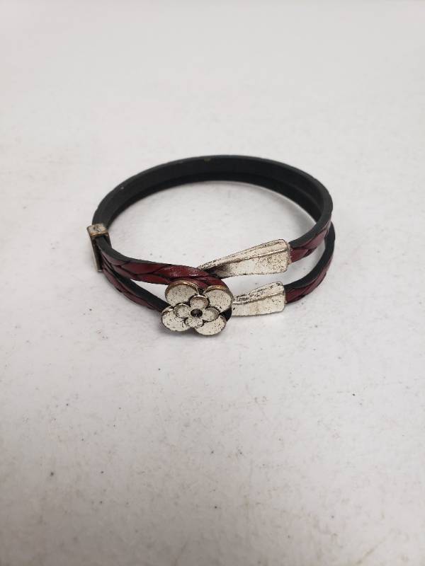 lot 10000037 image: Braided Leather and Silver Bracelet