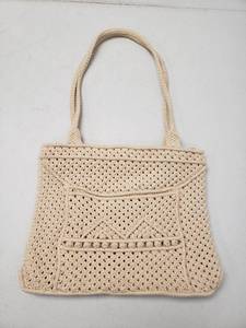 lot 10000011 image: 13x10 Inch Light Beige Macrame Handbag