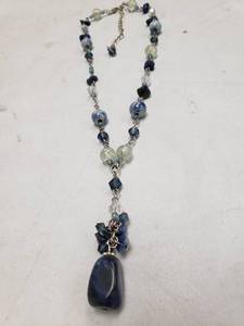 lot 6487 image: 9.75 Inch Blue Beaded Necklace
