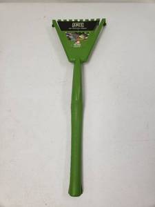 lot 67112 image: AMES 22 Inch Hand Leaf Rake
