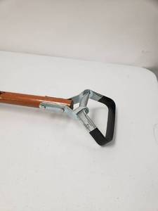 lot 967107 image: Husky 54 Inch Wood Handle Action Hoe with Grip