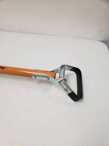 lot 967116 image: Husky 54 Inch Wood Handle Action Hoe with Grip